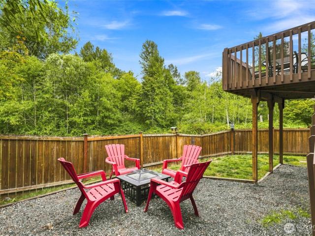 1220 N 12th Place