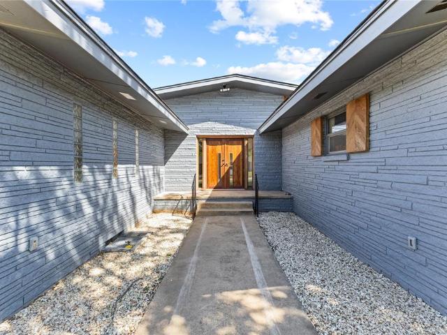 1220 N Kansas Street