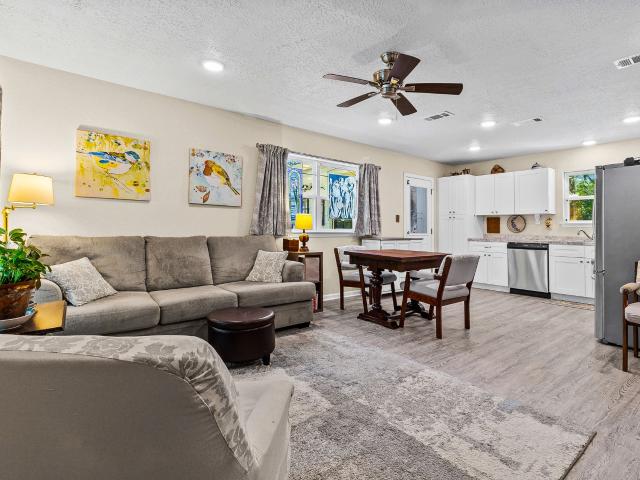 1220 Bluebird Avenue