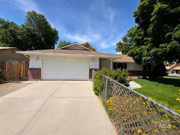 1220 E 9th N