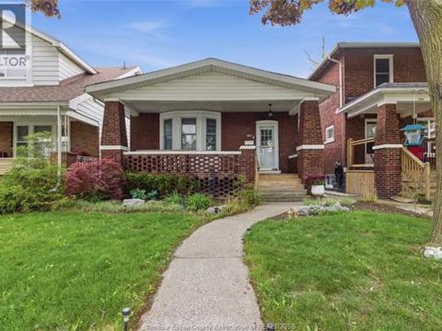 1220 Gladstone, Windsor, ON, N8X 3H3 house for sale | Listing ID 26017 | Royal LePage