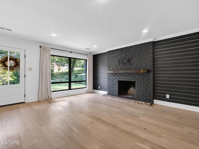 1220 Huntington Rd