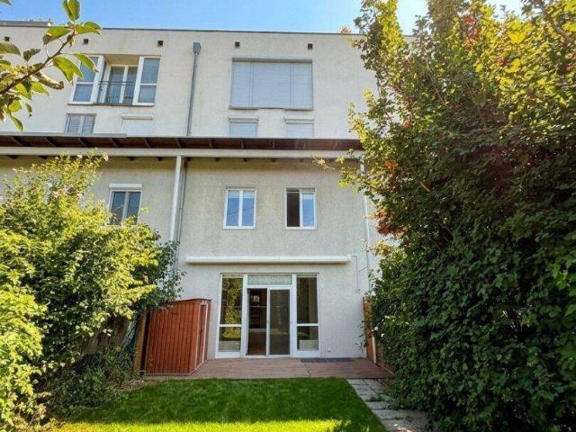 1220! Tolle 4 Zimmer Gartenwohnung und Stellplatz in Grünruhelage!