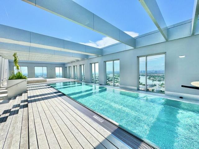 1220 Wien VIENNA TWENTY TWO | LUXURIÖSE, HELLE 2 ZIMMER | POOL | GYM | U BAHN NÄHE