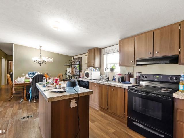 1220 & 1230 Mcmillan Road