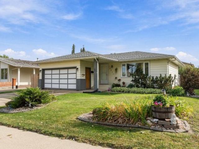 12211 Avenue Nw, Edmonton, AB, T5X 1V4 house for sale | Listing ID E4510 | Royal LePage