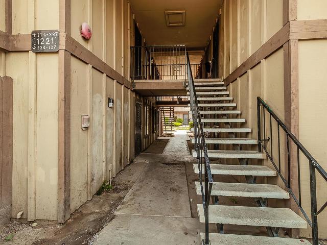 1221 N Peach Ave, Unit 226, Fresno, CA 93727 | MLS #646962