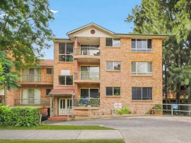 1/221 Dunmore Street, Wentworthville Apartment for rent Liste.