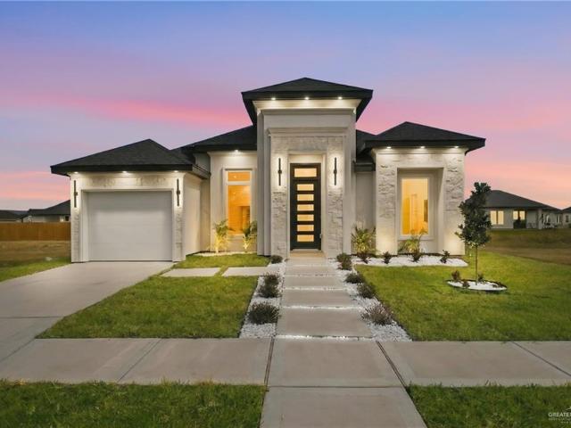 1221 E Acacia Drive