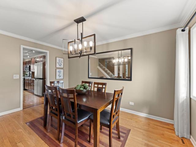 1221 Geneva Lane