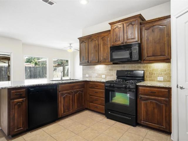 1221 Glenwood Drive