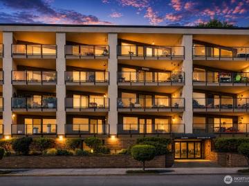 1221 Harbor Avenue SW # 105