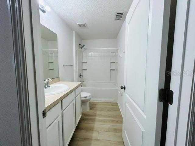 1221 Priory Cir, Winter Garden, FL 34787 | MLS #S5155