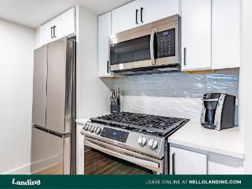 1221 South Eads St 1 Bedroom Apartment for Rent at 1221 S Eads St, Arlington, VA 22202 Crystal City Shops