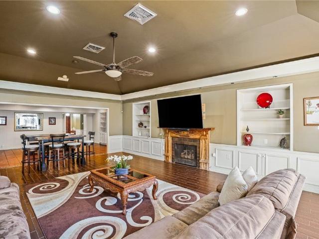 1221 W Henrietta Ave, Kingsville, TX