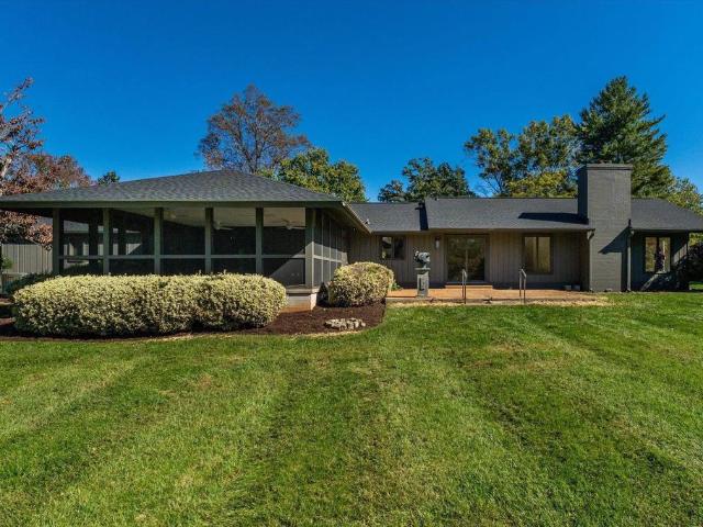1221 West Leigh Dr