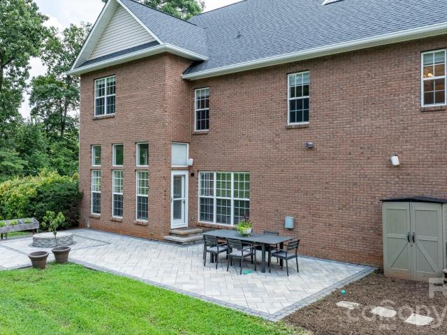 1221 Willow Creek Dr, Newton, NC 28658 | MLS #4345