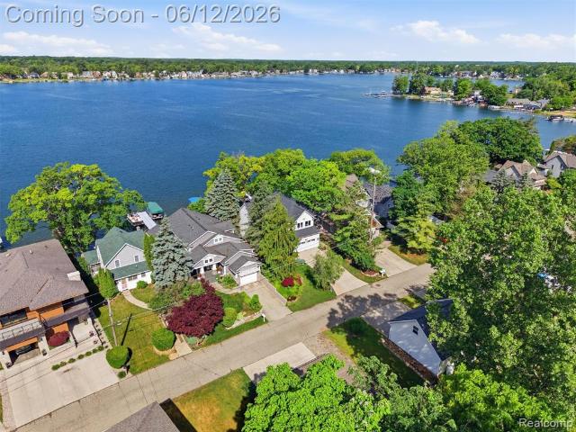 12224 Mantawauka Drive