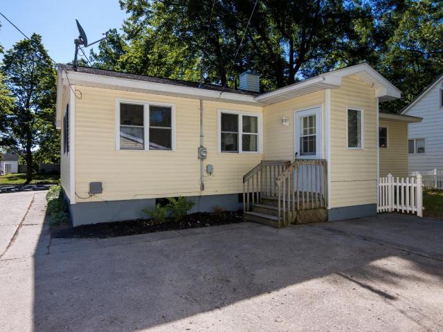 1222 Arbutus Court