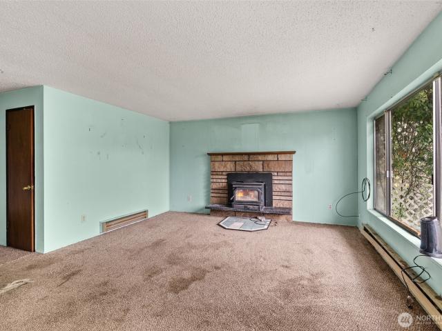 1222 Crescent