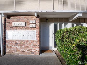 12230 SE 60th St, Unit 34, Bellevue, WA 98006 | MLS #2501