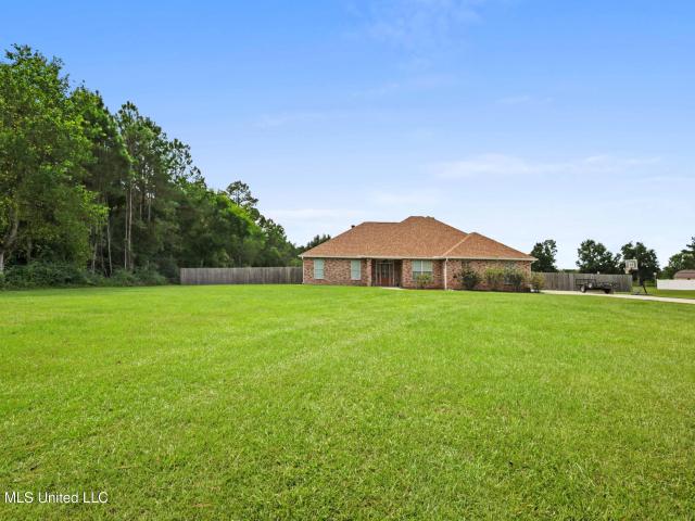 12231 E Pointe Drive