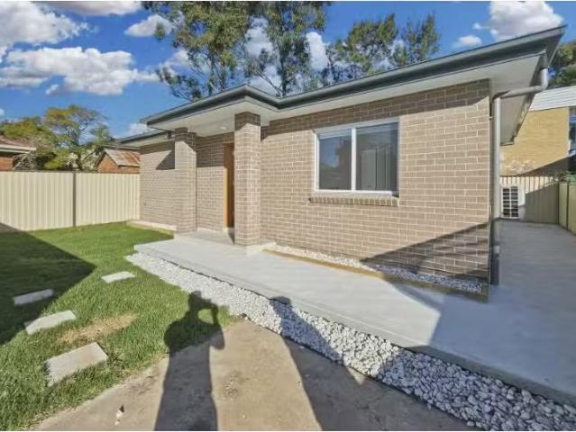 1/223 Northam Avenue, Bankstown House for rent Listed by Chri.