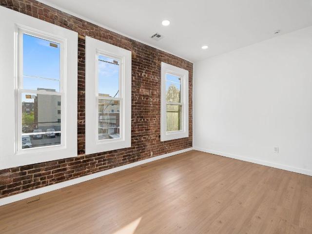122.5 Harrison Ave