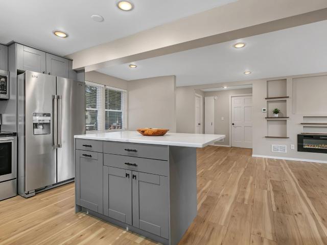 122 6th Avenue S