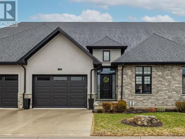 122 9 Glendon Drive, Middlesex Centre Komoka, ON, N0L 1R0 townhouse for sale | Listing ID X13543 | Royal LePage