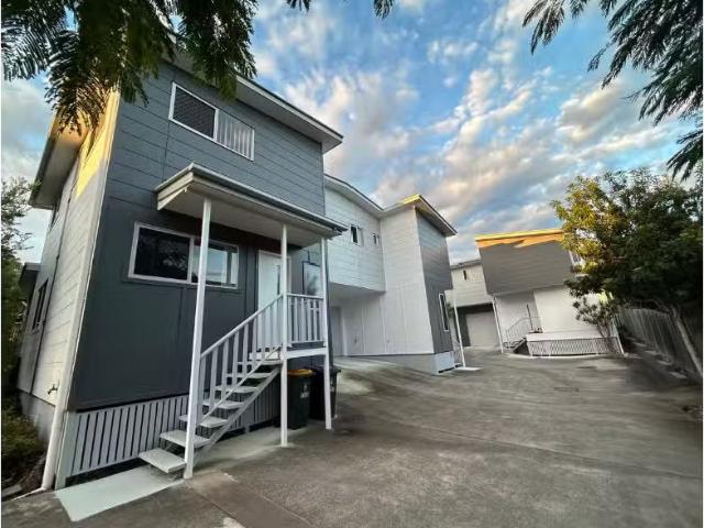 1/22 Carranya Street, Camp Hill Townhouse for rent Listed by.