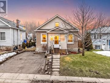 House for sale in Galt, Ontario - Garden