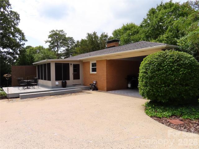 122 Chanticleer Court