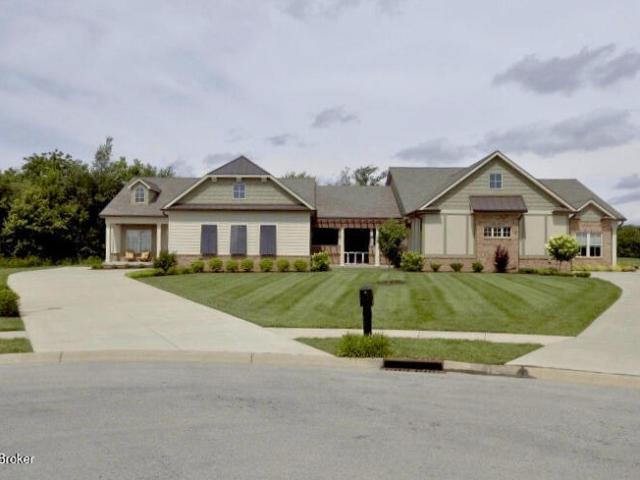 122 Christine Ct