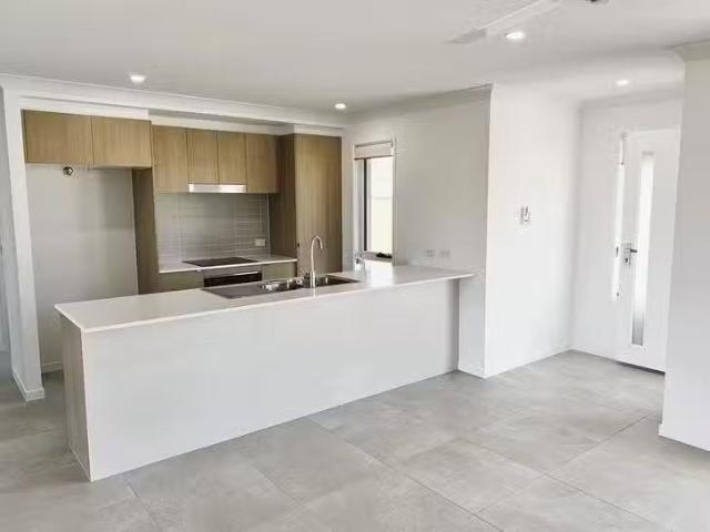 1/22 Aquila Drive, Meringandan West, QLD 4352
