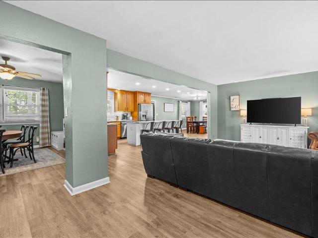 122 Ashley RD