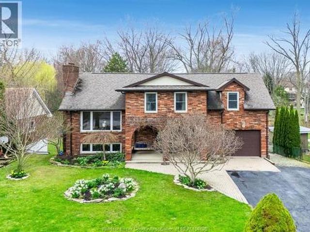 122 Augustine, Kingsville, ON, N9Y 1C5 house for sale | Listing ID 26017 | Royal LePage