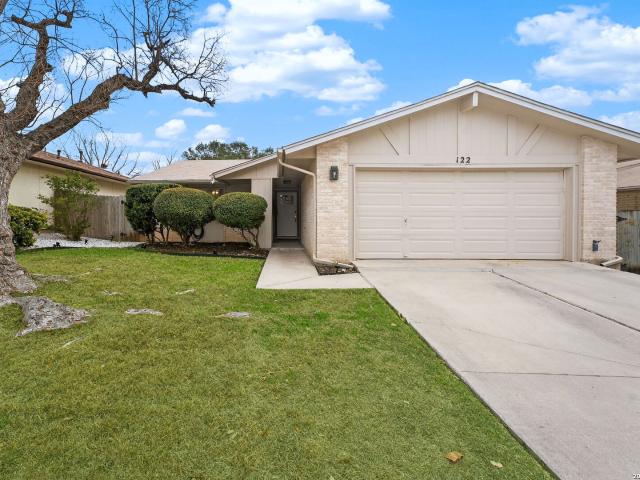 122 Bolerio Dr, Universal City, TX 78148 | MLS #1939
