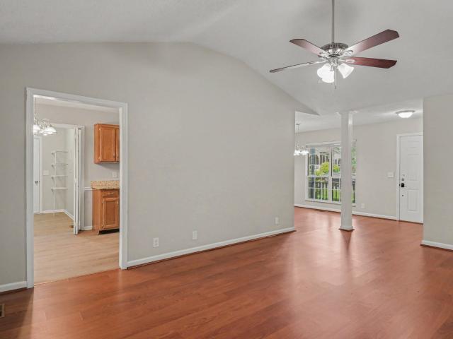 122 Buckingham Ct