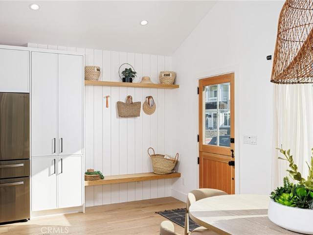 122 E Bay Ave, Newport Beach, CA 92661 | MLS #NP26056