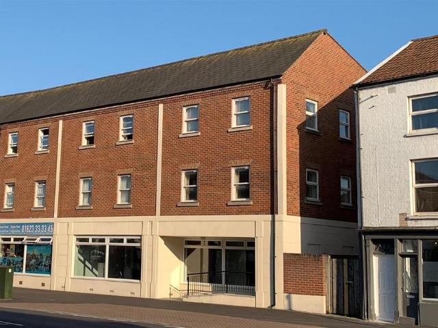 122 East Reach, Taunton TA1 1 bed flat to rent £850 pcm £196 pw