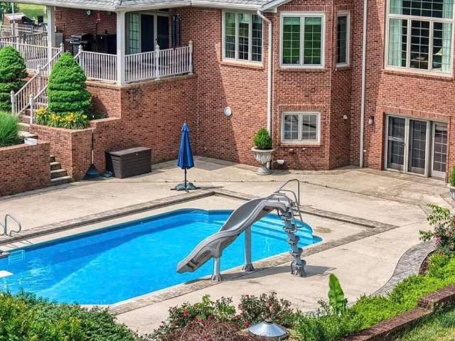 122 Fairway Acres Drive
