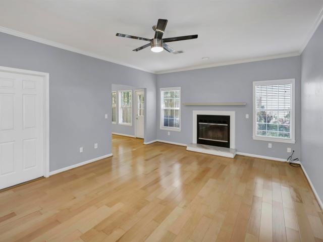 122 Fredricksburg Way