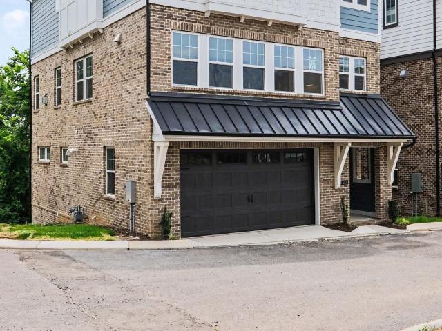 122 Honeywine St