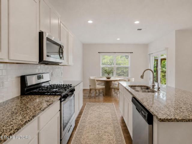 122 Harbour Pointe Lane