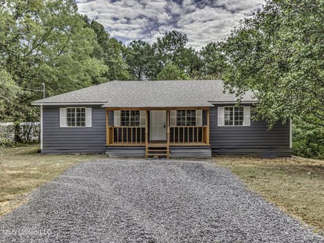 122 Hull Dr, Magee, MS 39111