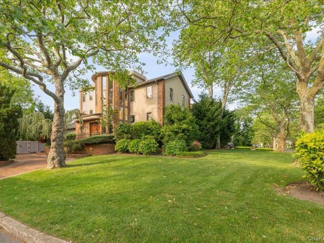 122 Lawrence Avenue