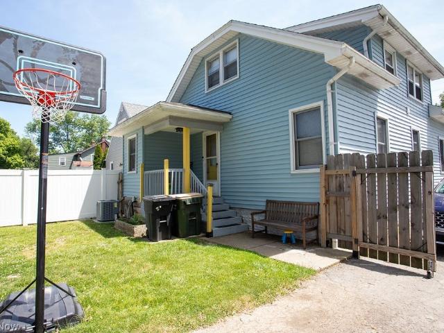122 Maple Drive