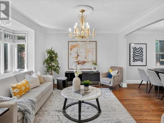 122 Mcgillivray Avenue, Toronto, ON, M5M 2Y6 house for sale | Listing ID C13636 | Royal LePage