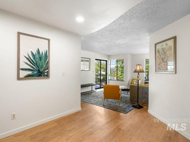 122 N Washington 2D